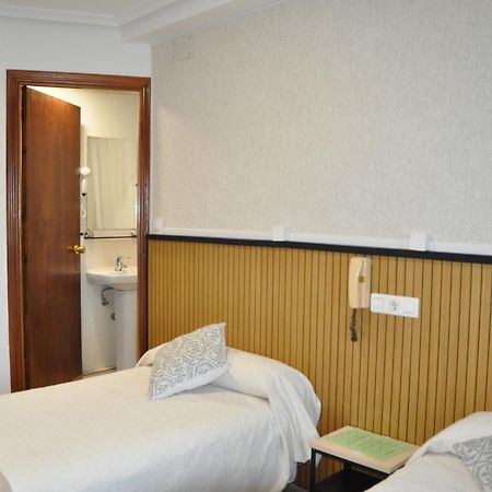Hostal Ramon Y Cajal Valladolid Buitenkant foto