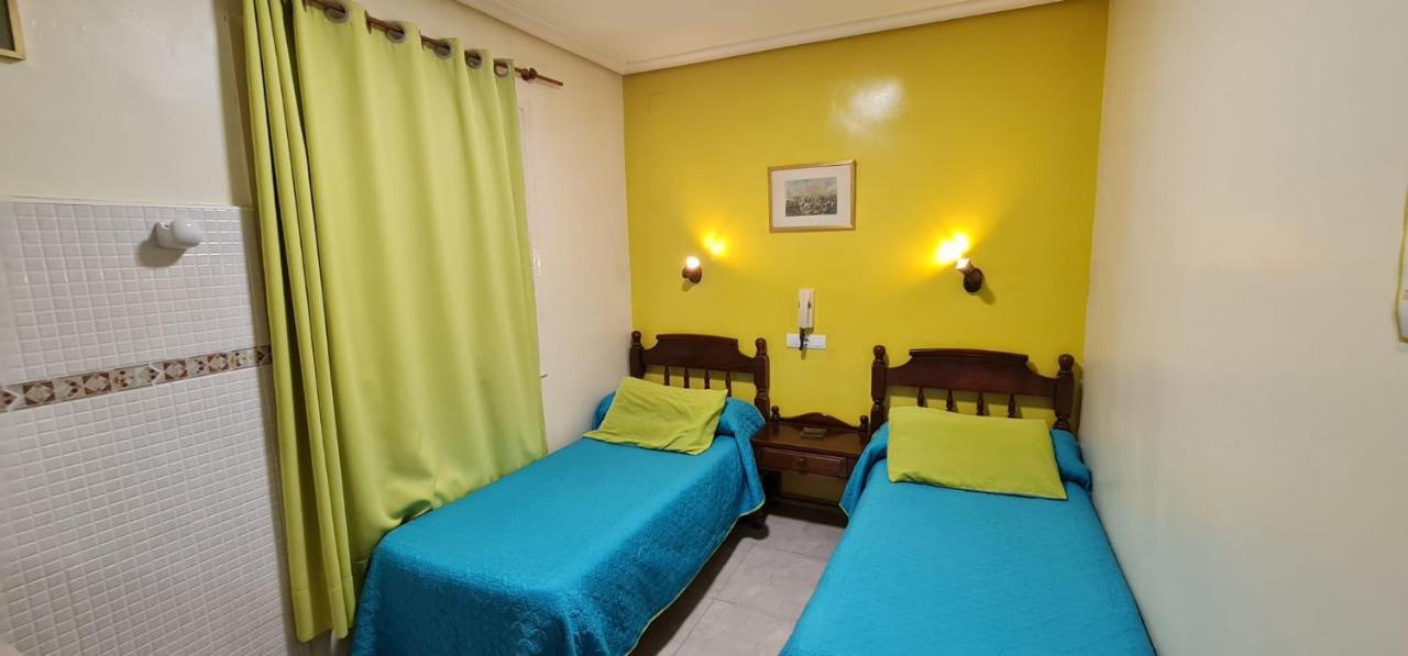Hostal Ramon Y Cajal Valladolid Buitenkant foto