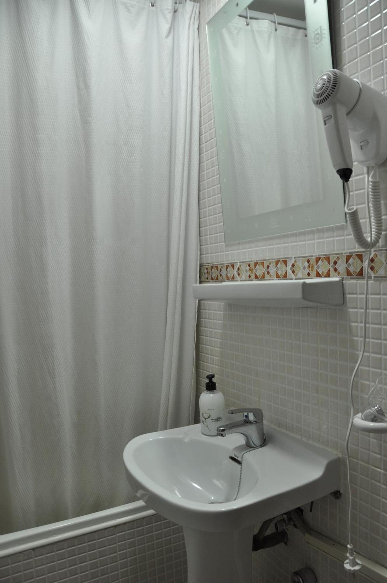 Hostal Ramon Y Cajal Valladolid Buitenkant foto