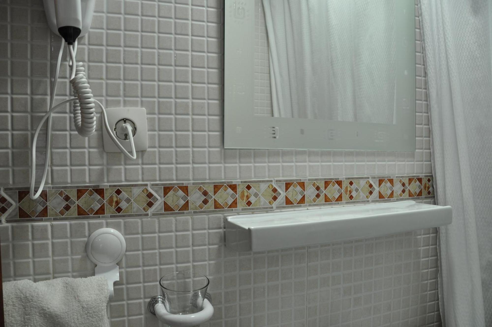 Hostal Ramon Y Cajal Valladolid Buitenkant foto