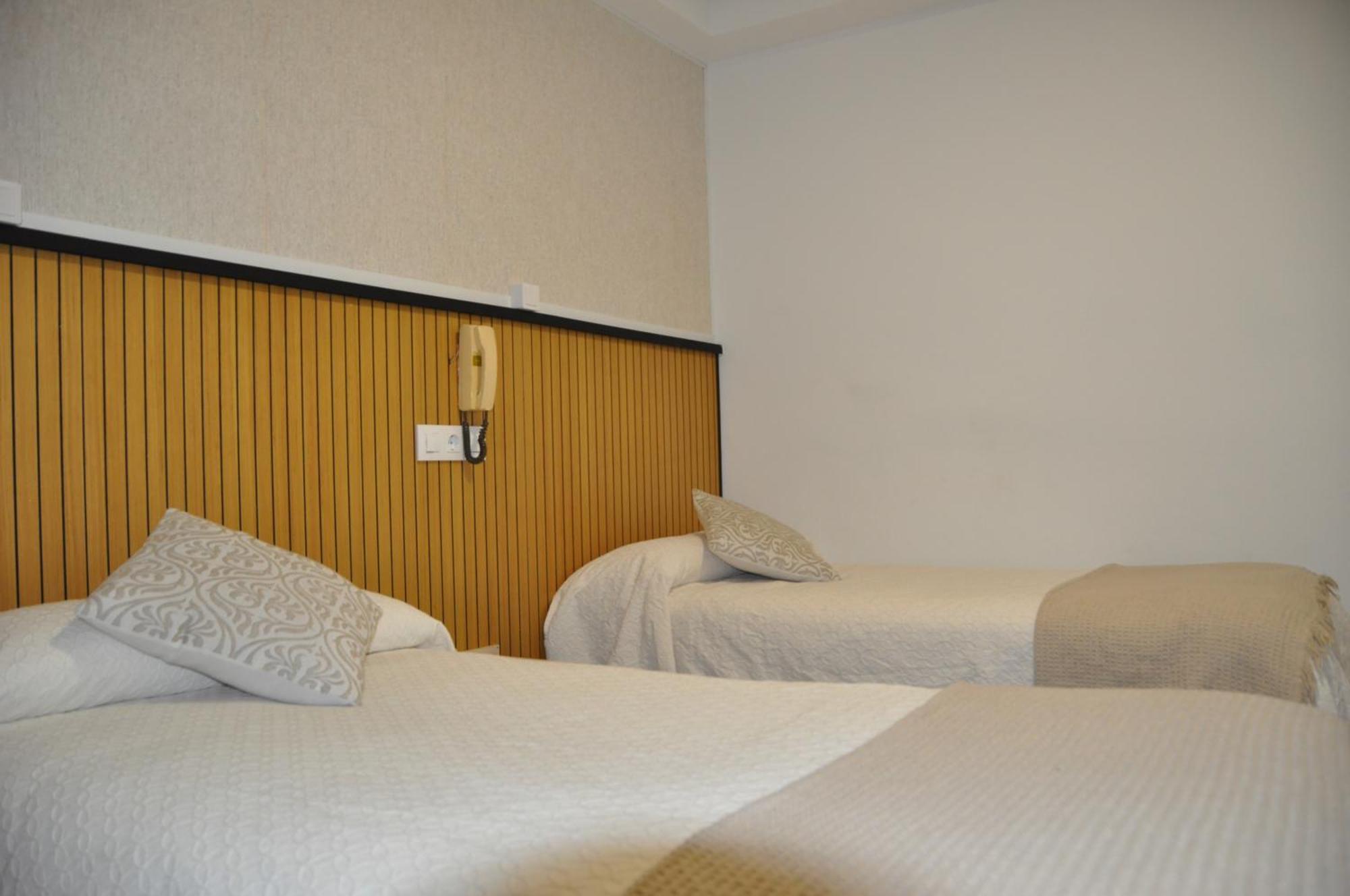 Hostal Ramon Y Cajal Valladolid Buitenkant foto