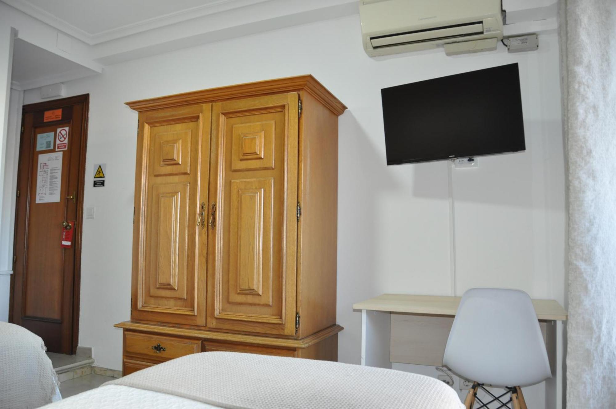 Hostal Ramon Y Cajal Valladolid Buitenkant foto
