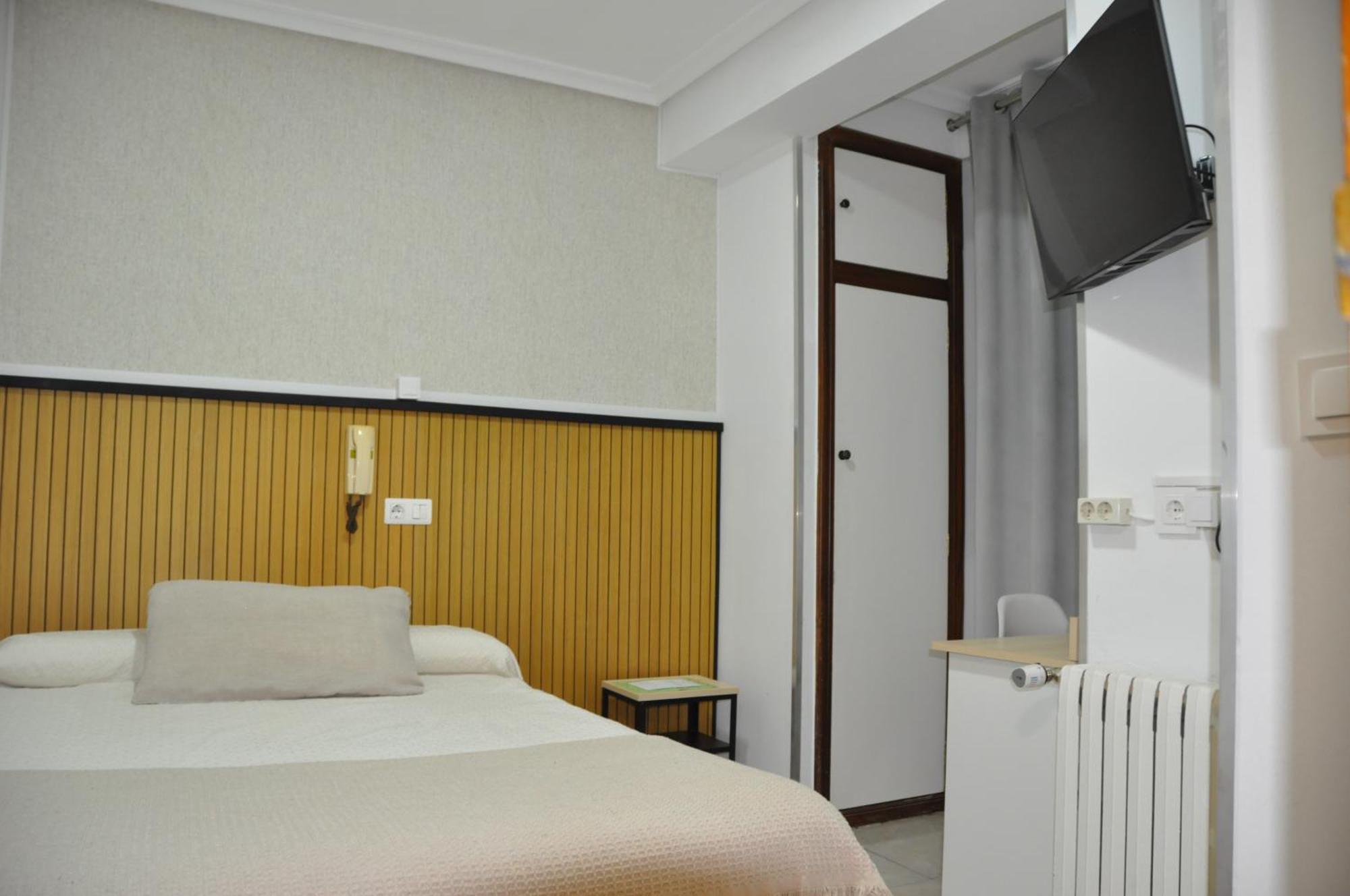 Hostal Ramon Y Cajal Valladolid Buitenkant foto