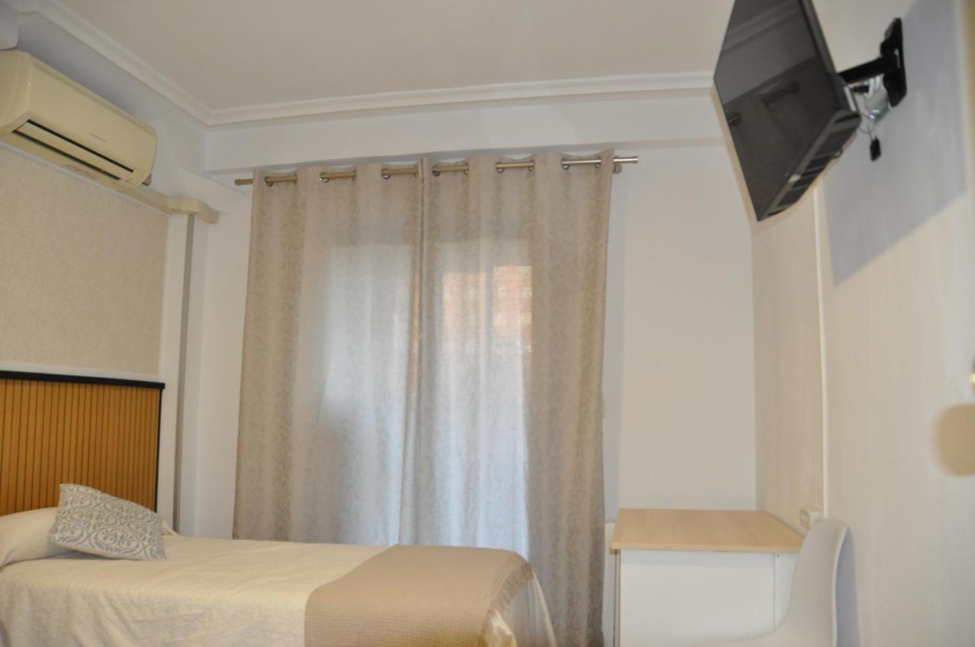 Hostal Ramon Y Cajal Valladolid Buitenkant foto