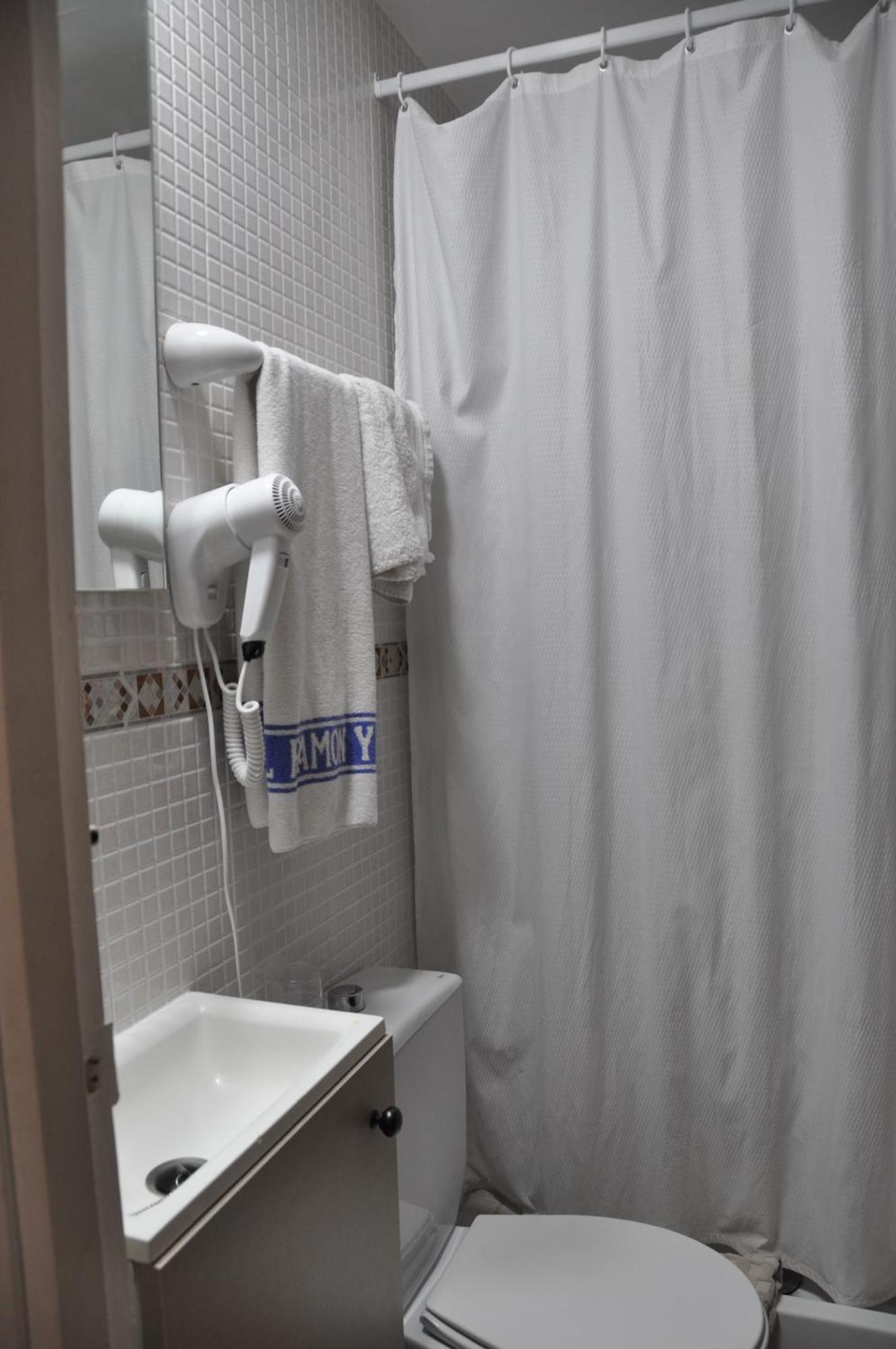 Hostal Ramon Y Cajal Valladolid Buitenkant foto