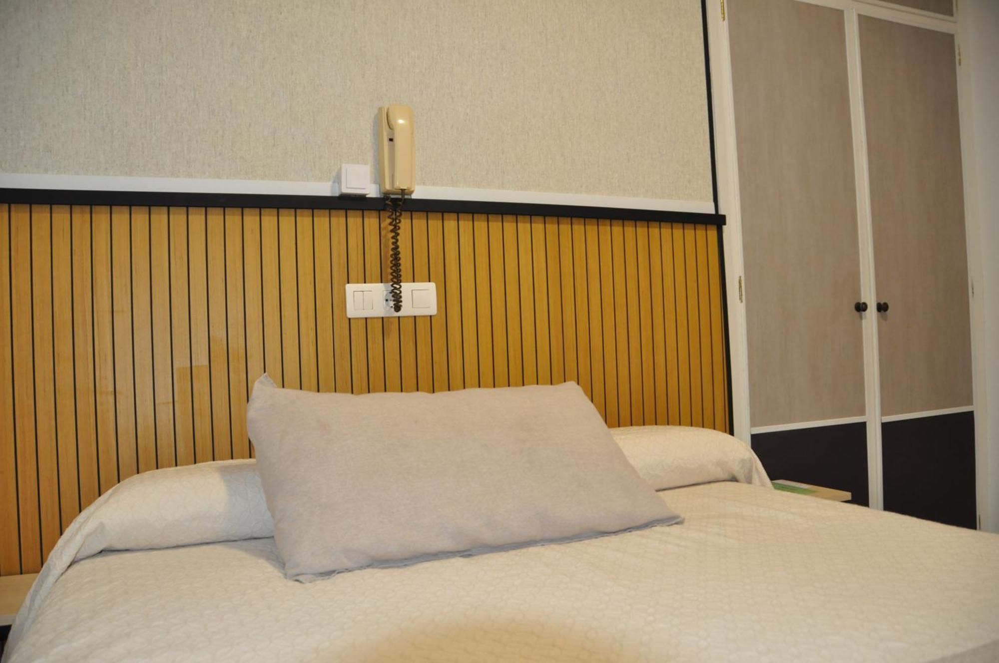 Hostal Ramon Y Cajal Valladolid Buitenkant foto