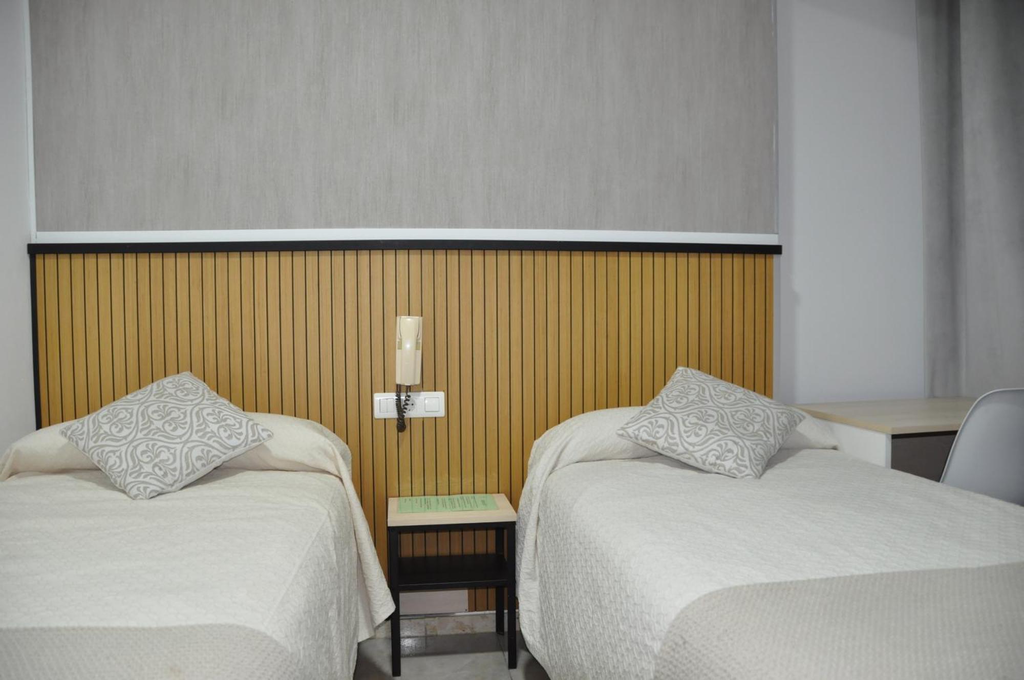 Hostal Ramon Y Cajal Valladolid Buitenkant foto