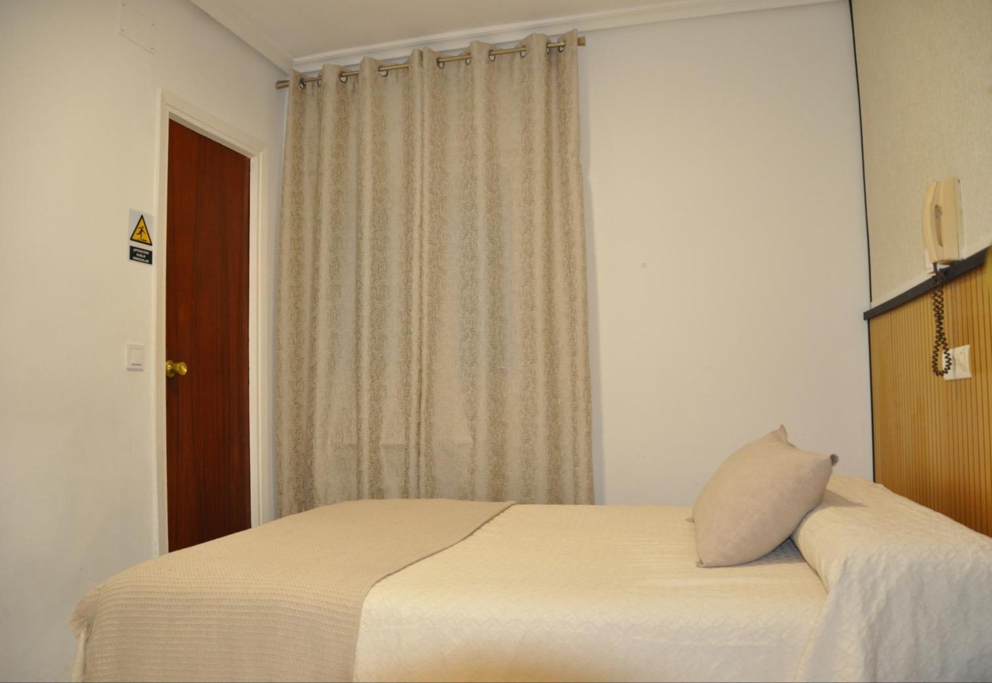 Hostal Ramon Y Cajal Valladolid Buitenkant foto