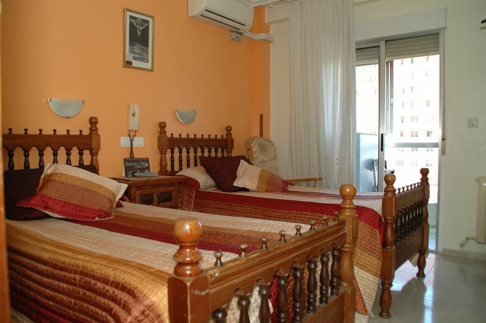 Hostal Ramon Y Cajal Valladolid Buitenkant foto